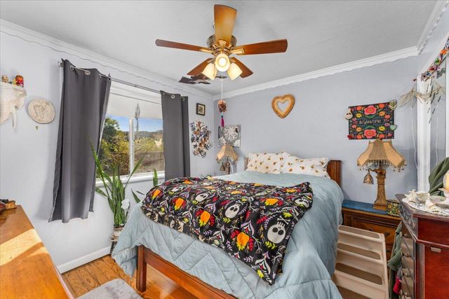 385 Manzanita Lane, Redding, CA 96002