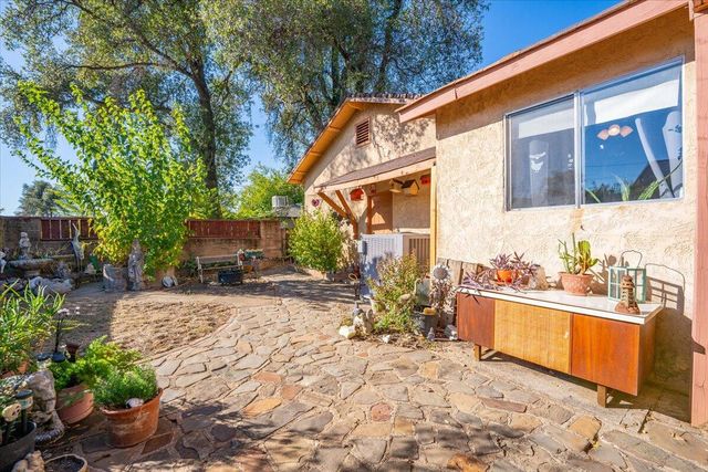 385 Manzanita Lane, Redding, CA 96002