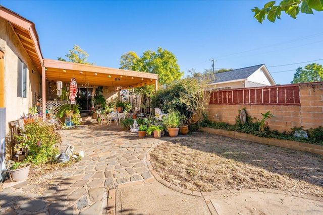 385 Manzanita Lane, Redding, CA 96002