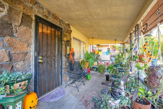 385 Manzanita Lane, Redding, CA 96002