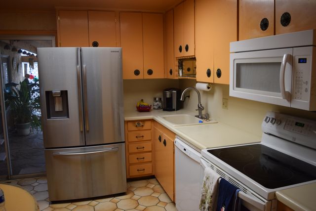 385 Manzanita Lane, Redding, CA 96002