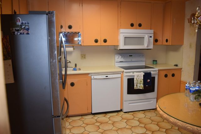 385 Manzanita Lane, Redding, CA 96002