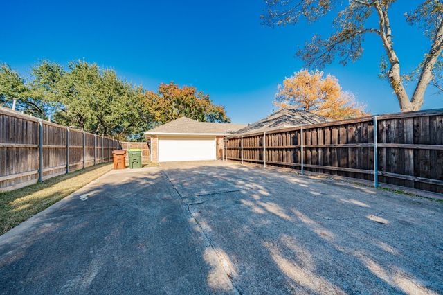 2208 Vickers Drive, Plano, TX 75075