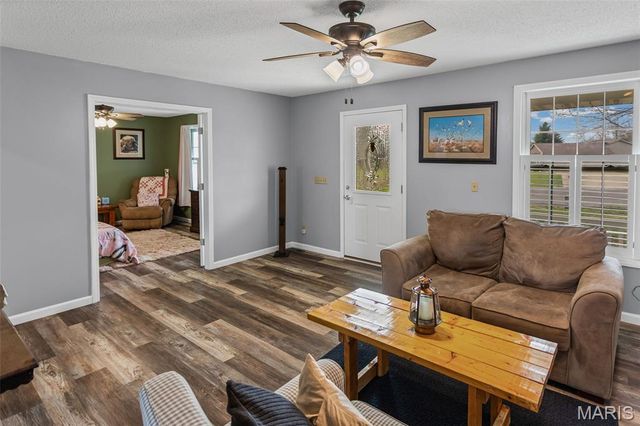 124 Evergreen Court, Brighton, IL 62012