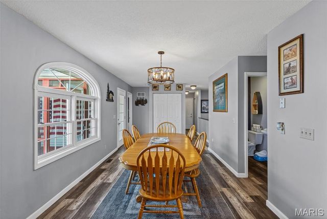 124 Evergreen Court, Brighton, IL 62012