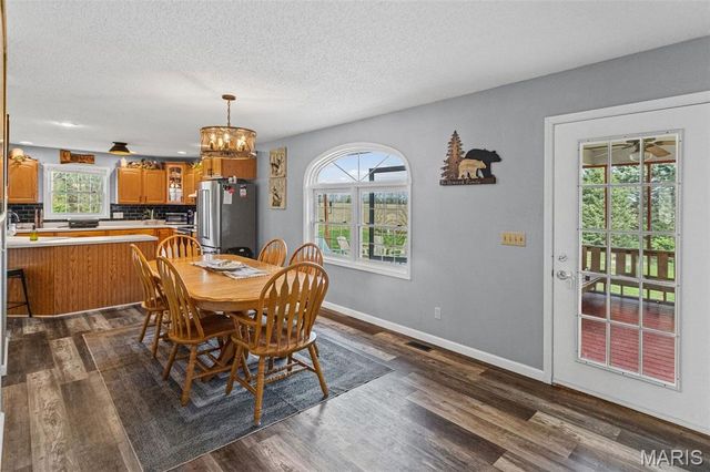 124 Evergreen Court, Brighton, IL 62012