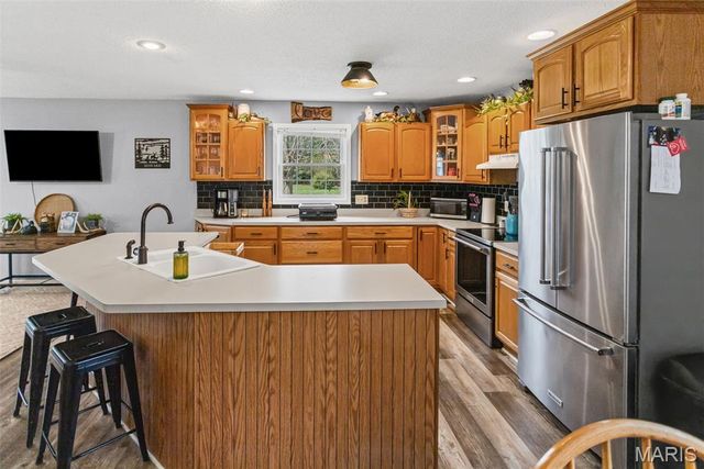 124 Evergreen Court, Brighton, IL 62012