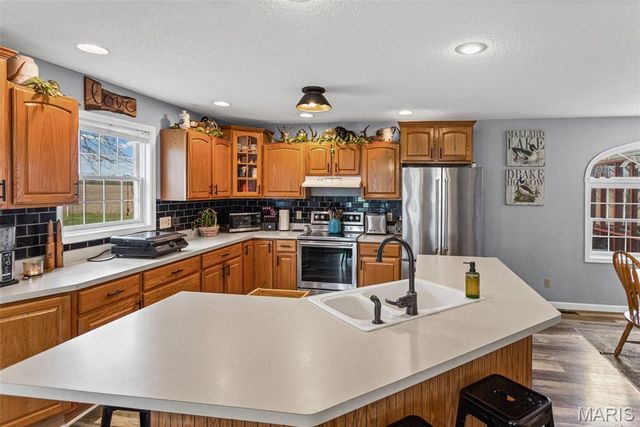 124 Evergreen Court, Brighton, IL 62012