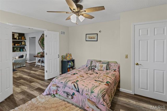 124 Evergreen Court, Brighton, IL 62012