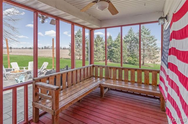 124 Evergreen Court, Brighton, IL 62012