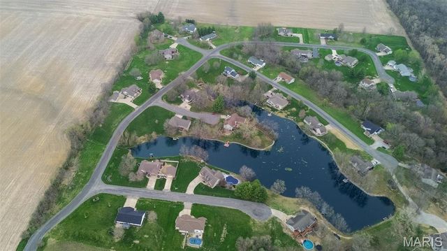 124 Evergreen Court, Brighton, IL 62012