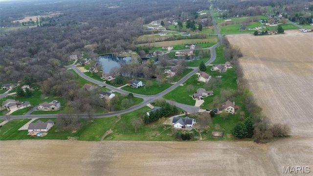 124 Evergreen Court, Brighton, IL 62012