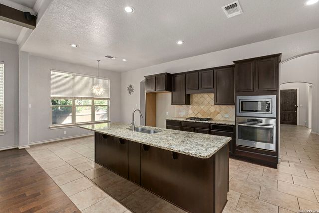 25610 Water St, San Antonio, TX 78255