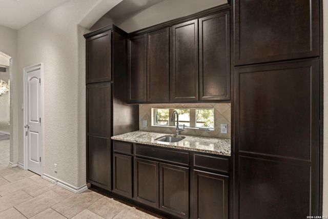 25610 Water St, San Antonio, TX 78255
