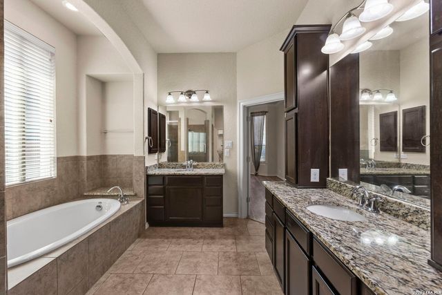 25610 Water St, San Antonio, TX 78255