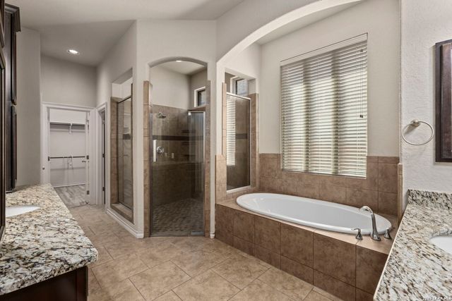 25610 Water St, San Antonio, TX 78255