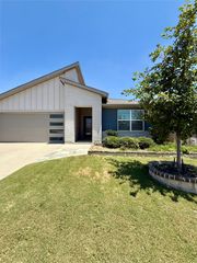 9328 Herringbone Drive, Fort Worth, TX 76131