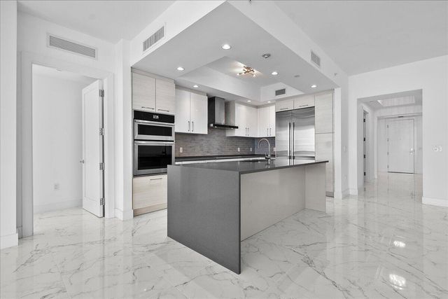 1 Water Club Way 604, North Palm Beach, FL 33408