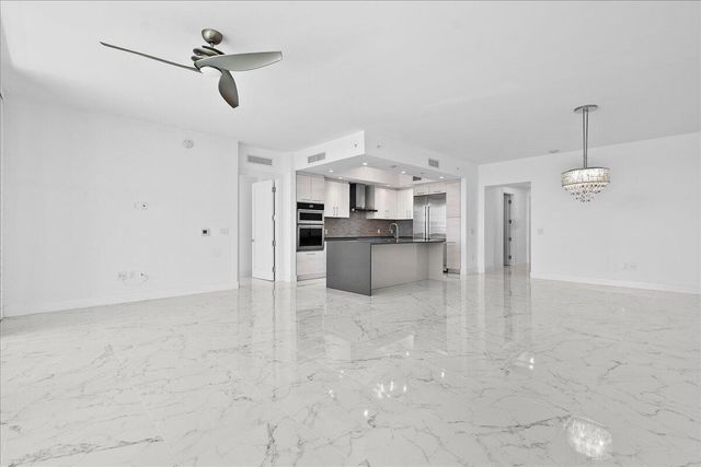 1 Water Club Way 604, North Palm Beach, FL 33408