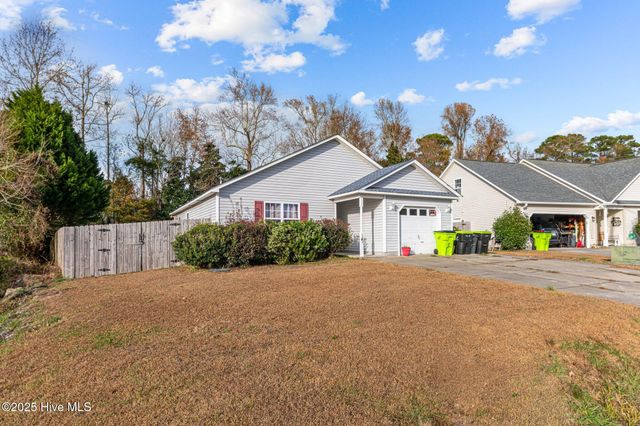 132 Oakley Drive, New Bern, NC 28560