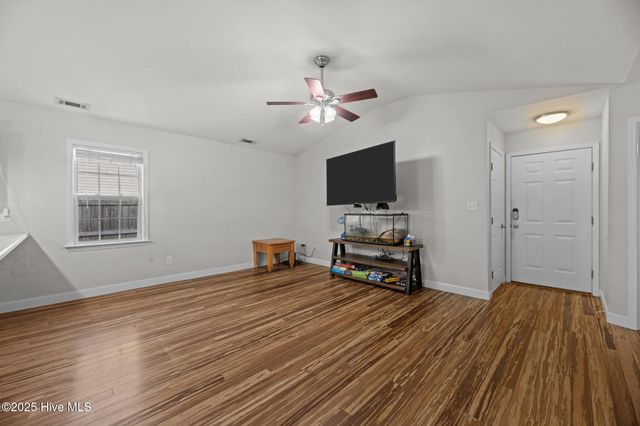 132 Oakley Drive, New Bern, NC 28560