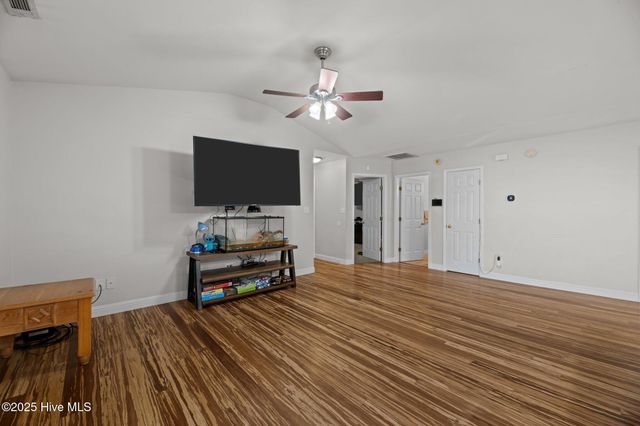 132 Oakley Drive, New Bern, NC 28560