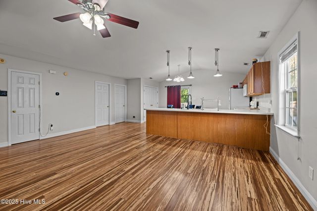 132 Oakley Drive, New Bern, NC 28560