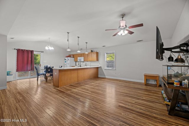 132 Oakley Drive, New Bern, NC 28560