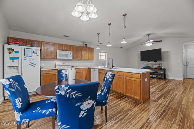 132 Oakley Drive, New Bern, NC 28560