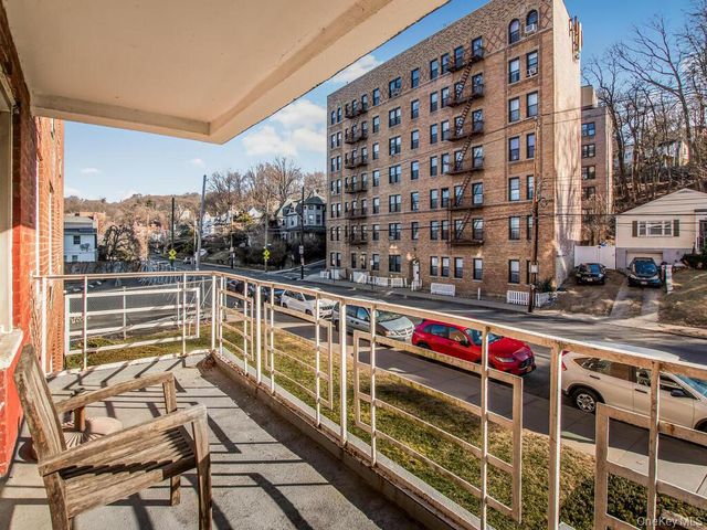 709 Warburton Ave 3B, Yonkers, NY 10701