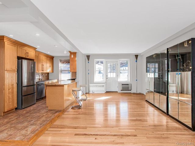 709 Warburton Ave 3B, Yonkers, NY 10701