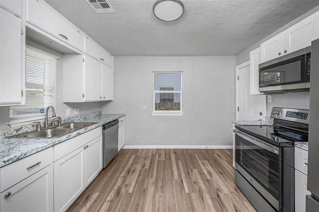 2140 NW SMITH AVE, Lawton, OK 73505