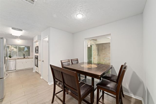 7107 Plaza Del Sol Drive, Houston, TX 77083