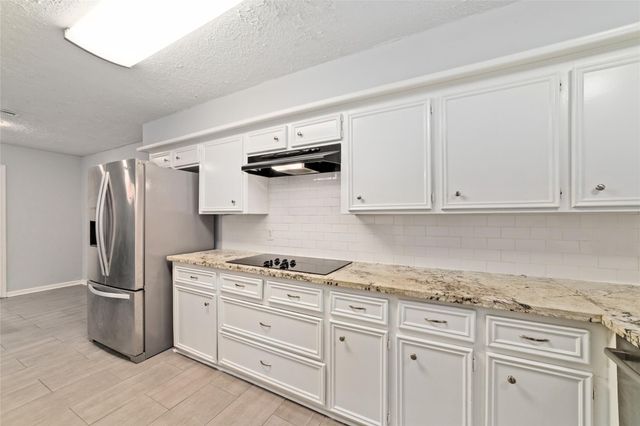 7107 Plaza Del Sol Drive, Houston, TX 77083