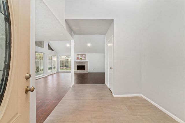 7107 Plaza Del Sol Drive, Houston, TX 77083