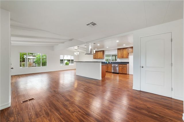 215 Lakepark, Placentia, CA 92870