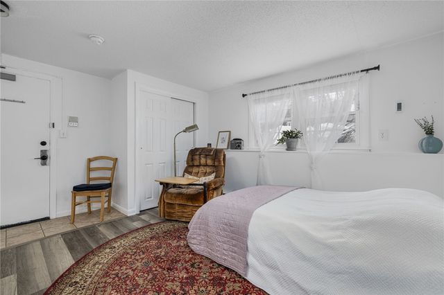 4080 Post Road 1, Warwick, RI 02886