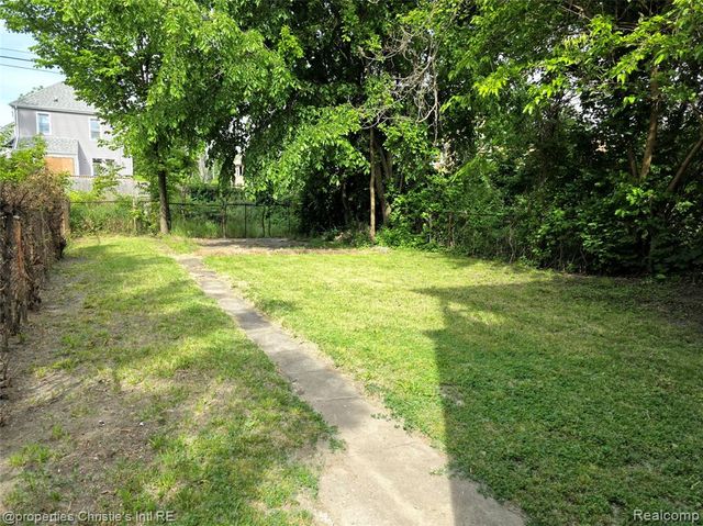 2927 Seyburn Street, Detroit, MI 48214