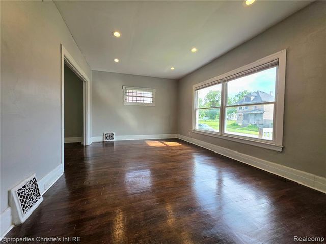2927 Seyburn Street, Detroit, MI 48214
