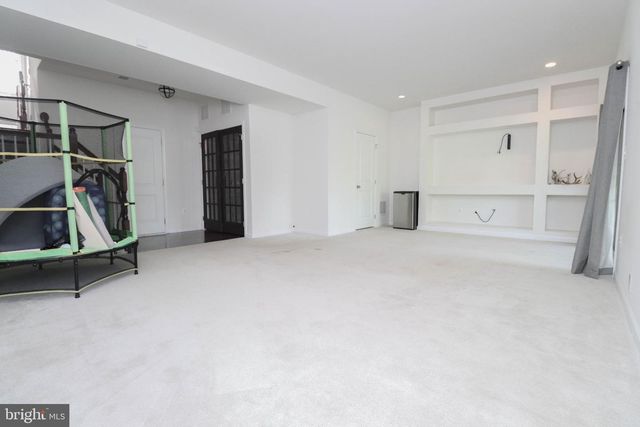 24972 GLASGOW HEIGHTS TER, Chantilly, VA 20152