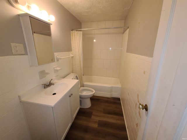 1645 N Adams Street, South Bend, IN 46628