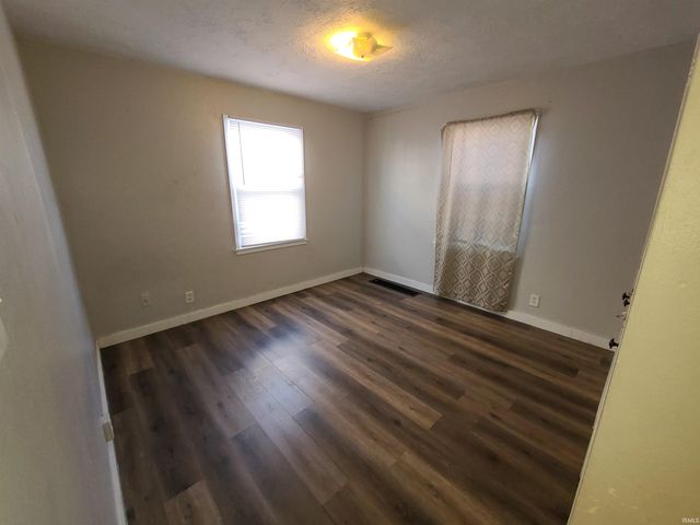 1645 N Adams Street, South Bend, IN 46628