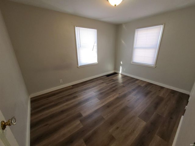 1645 N Adams Street, South Bend, IN 46628