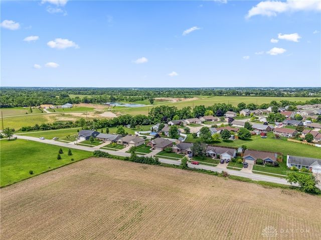 143 Heckathorn, Brookville, OH 45309