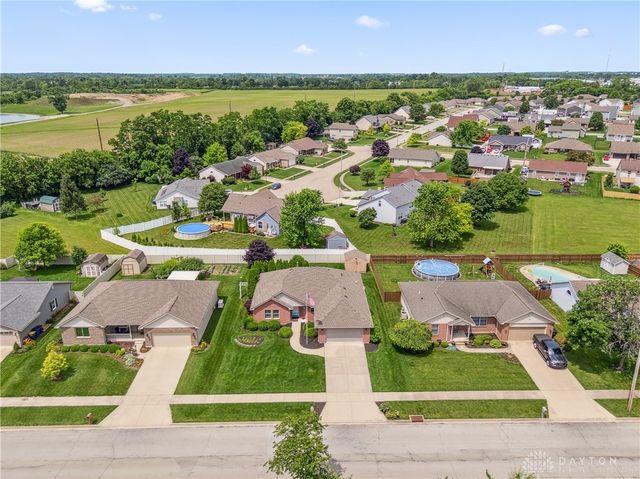 143 Heckathorn, Brookville, OH 45309