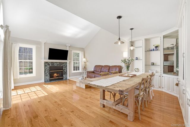 1004 Kensington Way, Mount Kisco, NY 10549