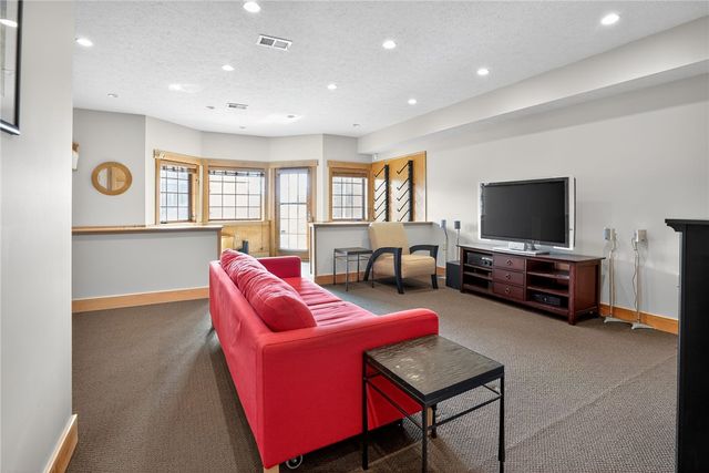 496 Southwind Cir, Seven Springs Resort, PA 15622