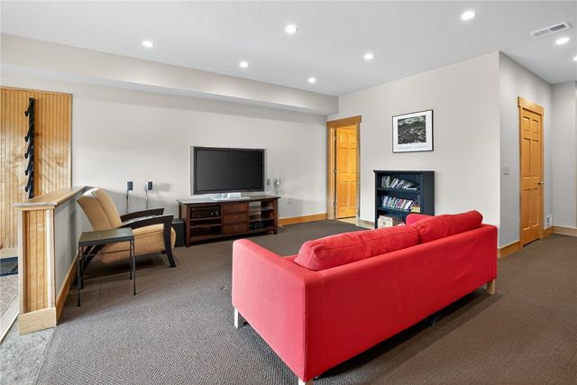 496 Southwind Cir, Seven Springs Resort, PA 15622