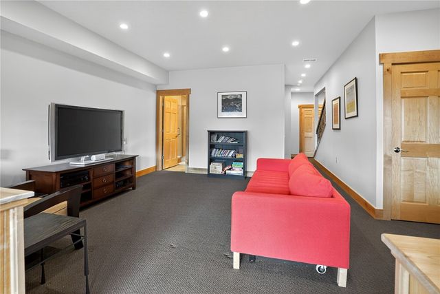 496 Southwind Cir, Seven Springs Resort, PA 15622