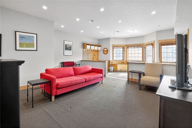 496 Southwind Cir, Seven Springs Resort, PA 15622